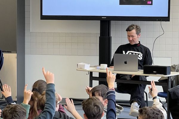 Checker Tobi  x Ebelu