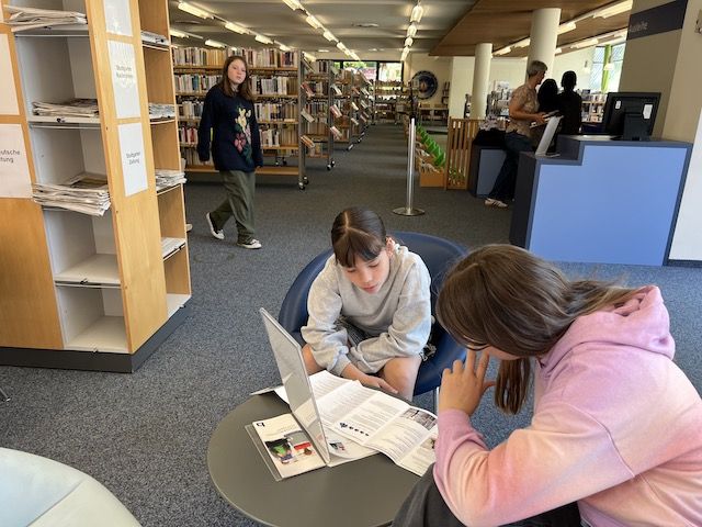 Die 6a in der Stadtbibliothek West