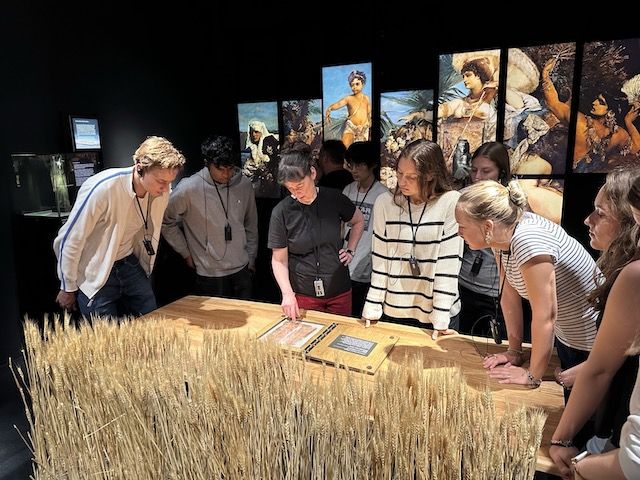 Lateinkurse der KS1 bei Caesar und Kleopatra